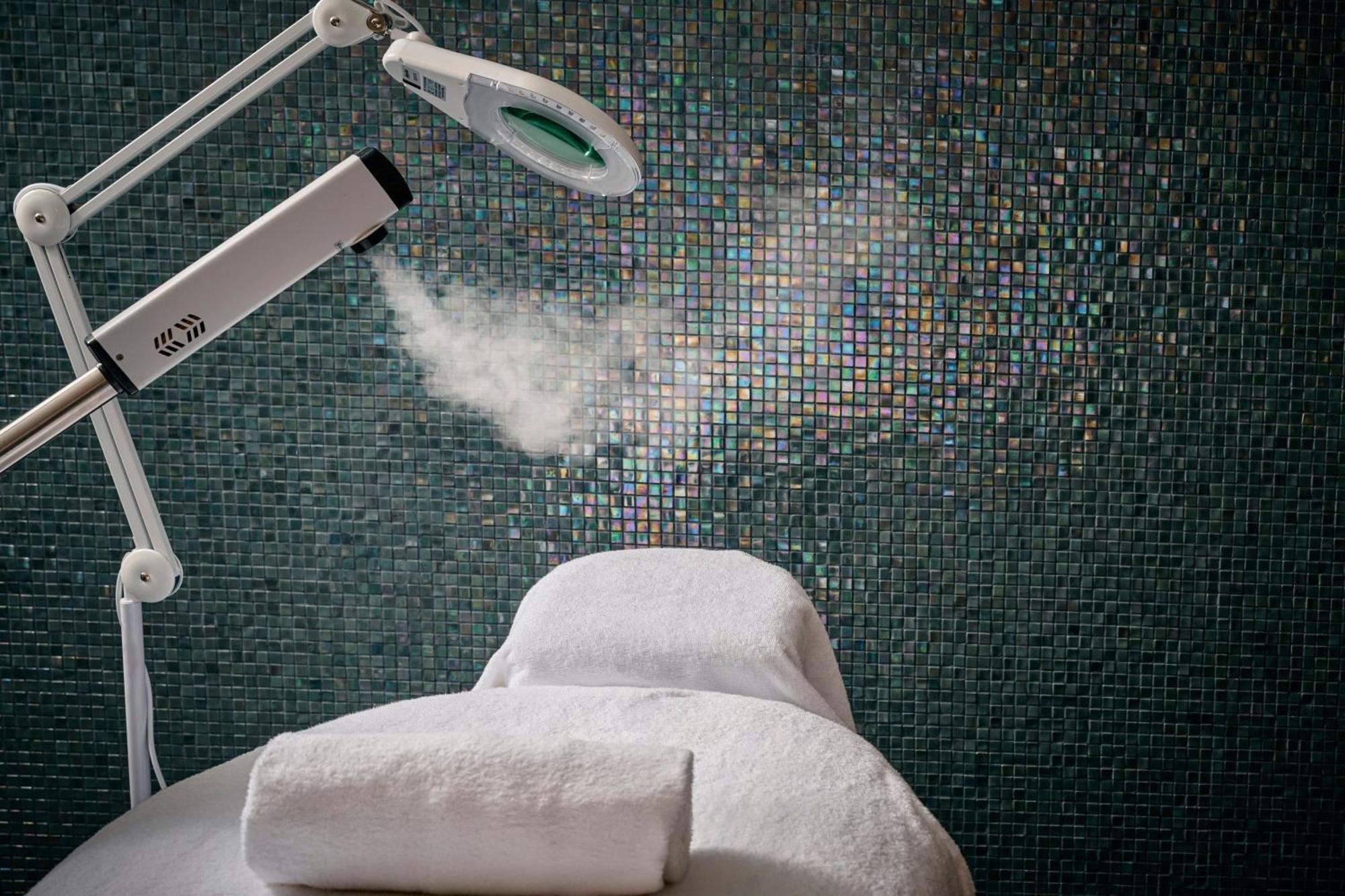 Sheraton Melbourne Hotel Exterior foto A steam room